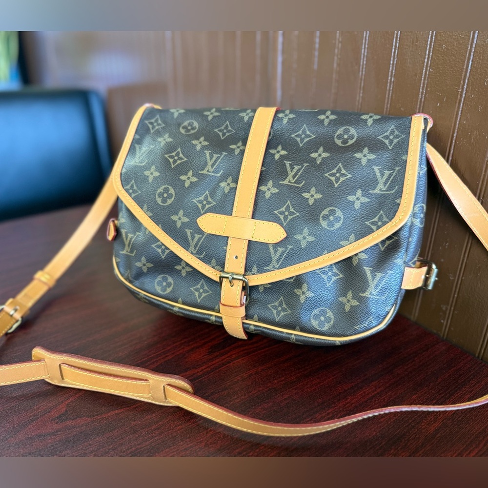 Louis Vuitton Saumur 30 in Monogram🧡